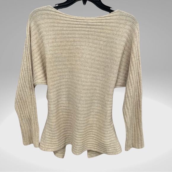 Vince Sweaters - Vince Knit Cream Sweater with Back Tie Sz XS